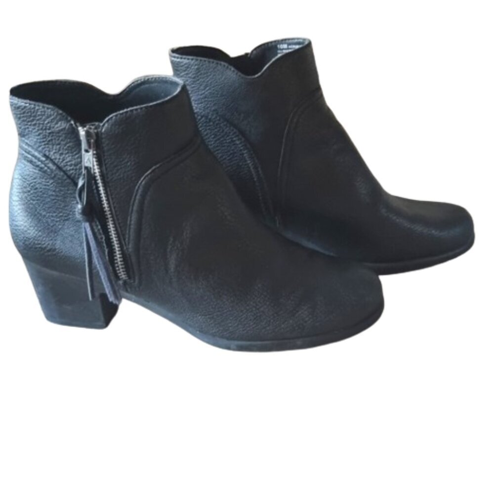Aerosoles Acrobatic heel rest black vegan leather zippered ankle boot Size 10M